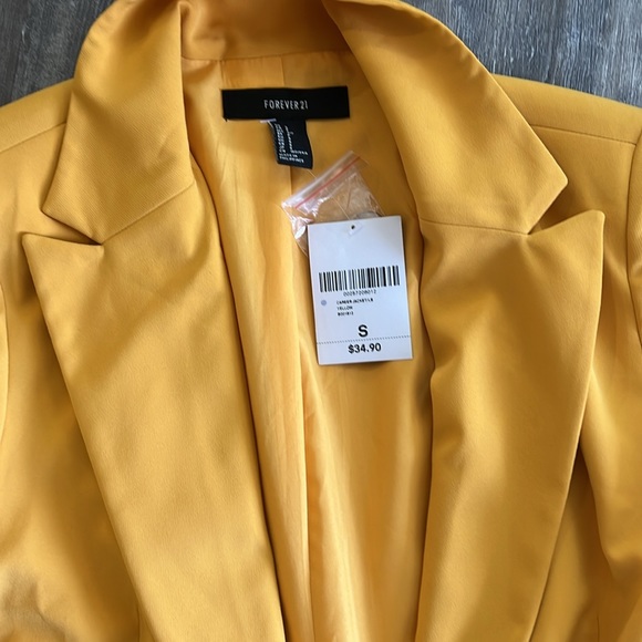 NEW 2 piece short set - Picture 2 of 5